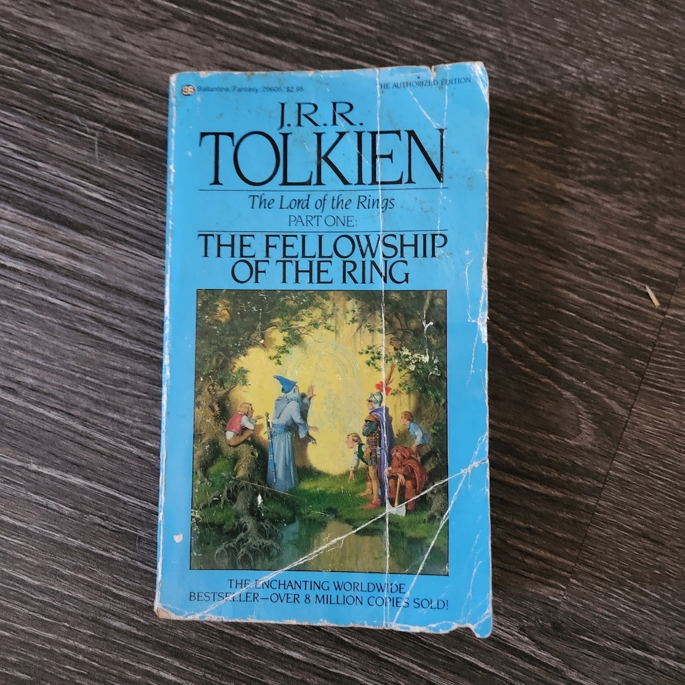 Vintage J.R.R. Tolkien Fellowship of the Ring 1981 book Lord of the Rings